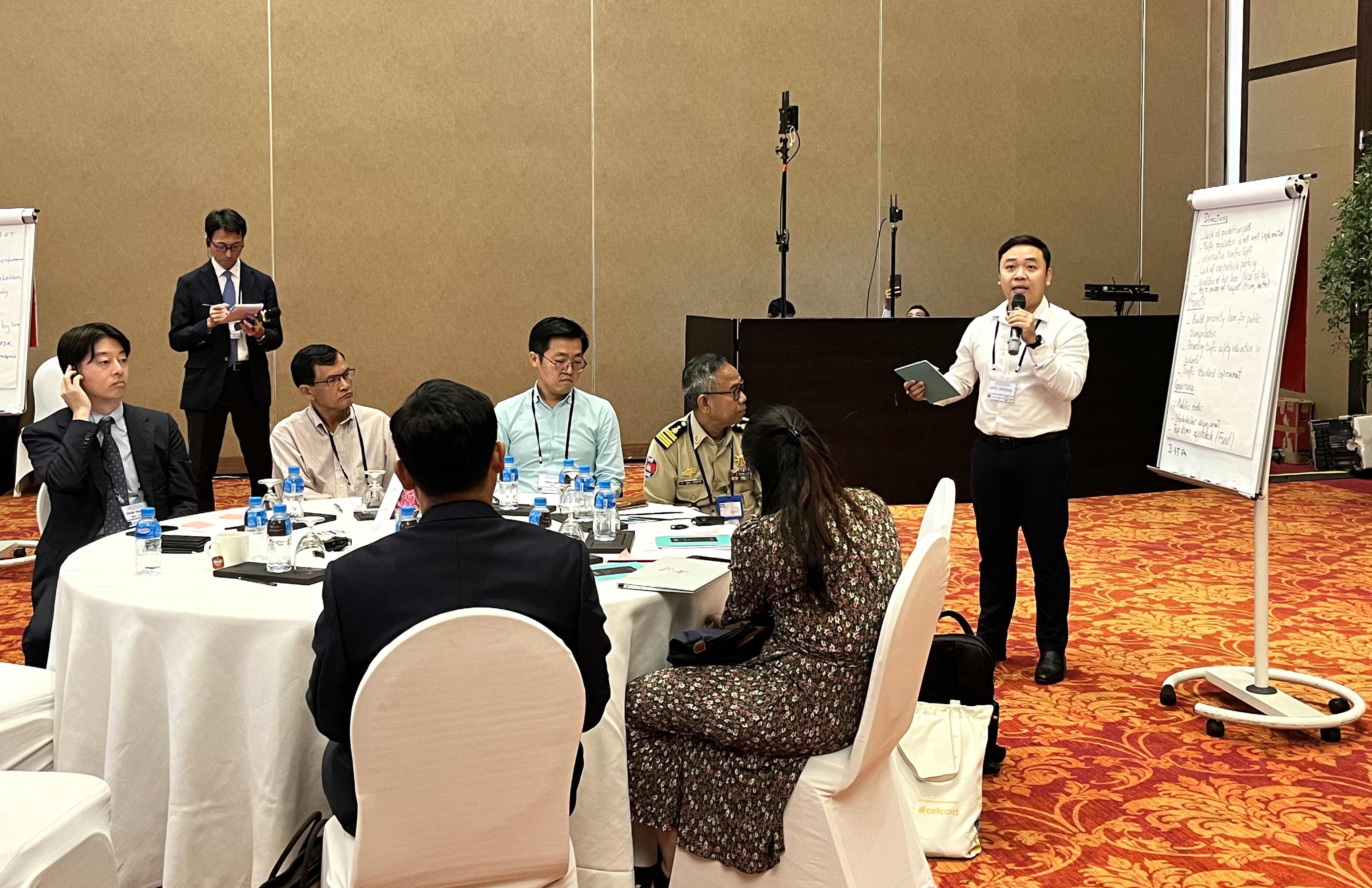 Session 3 - Breakthrough Actions, group discussions; each group team leader presented group’s recommendation on urban mobility planning.